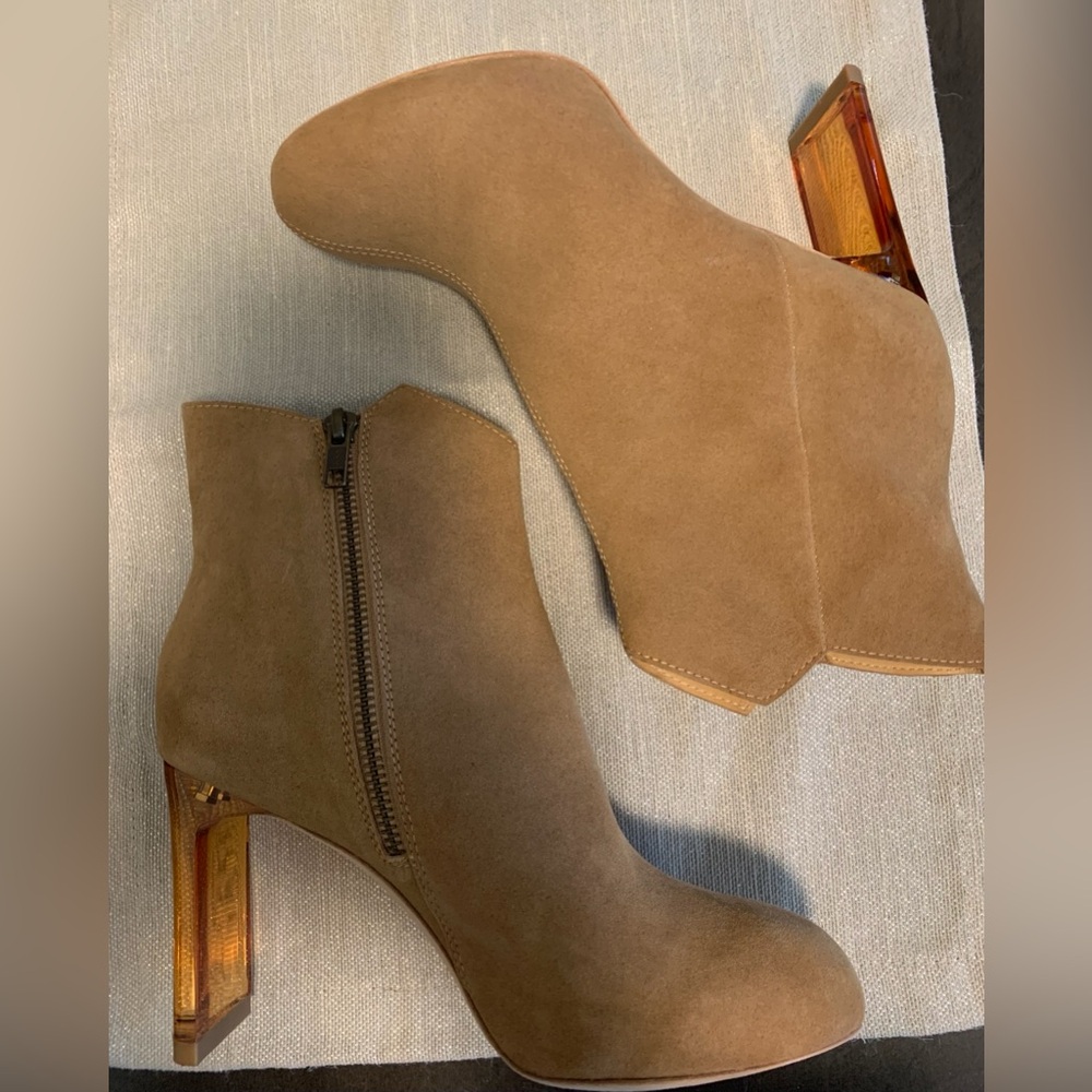 Bill Blass Tan Faux Suede Booties With Clear Tinted Heels • Size 6 1/2 • NWOT